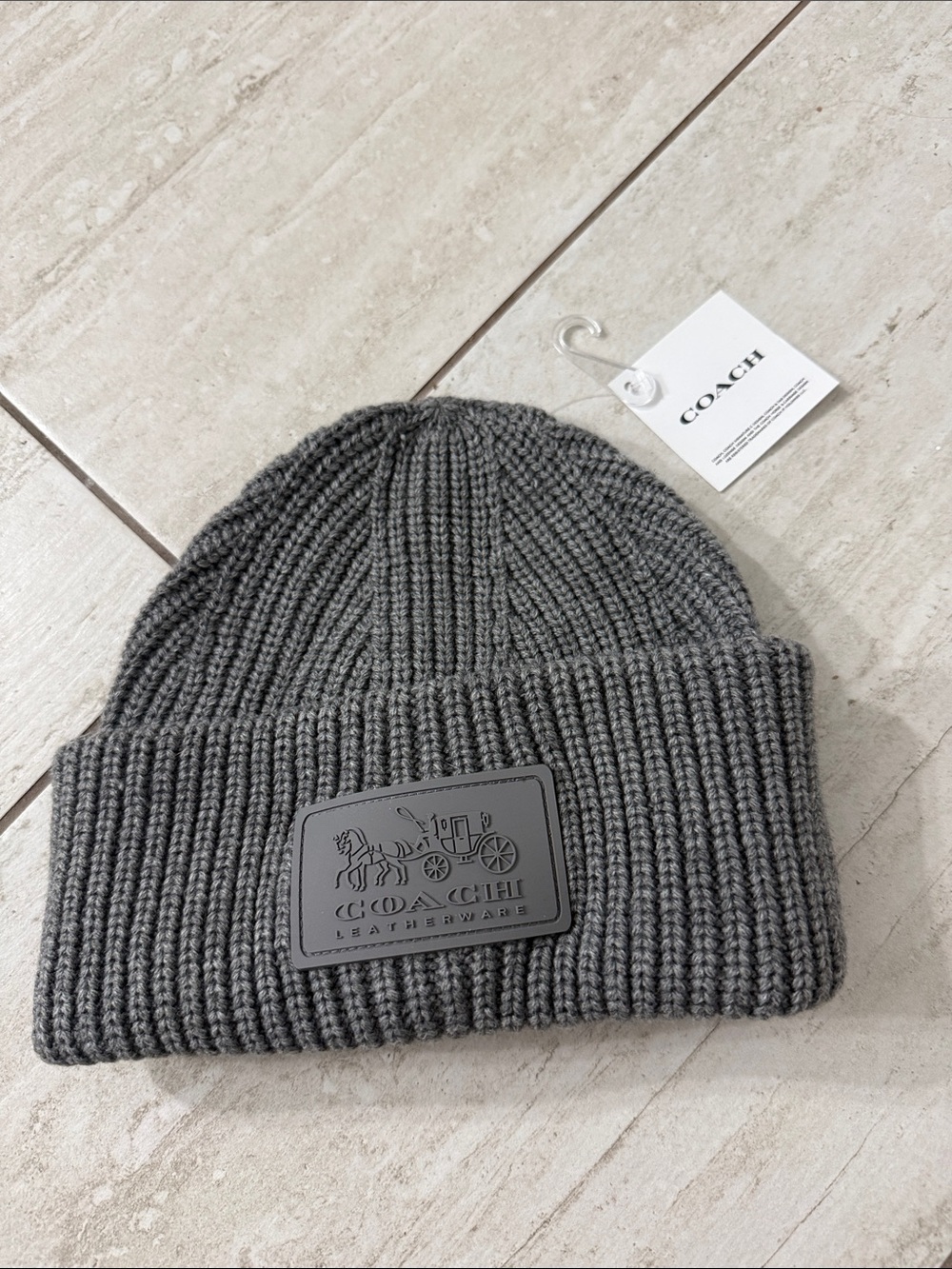 Coach unisex Ribbed Knit Beanie Hat - Gray.patch logo .. nwt ..o/s